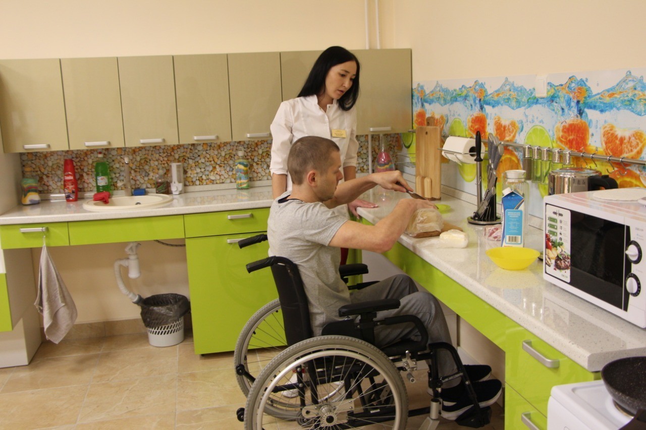Как обезопасить кухню для инвалида?